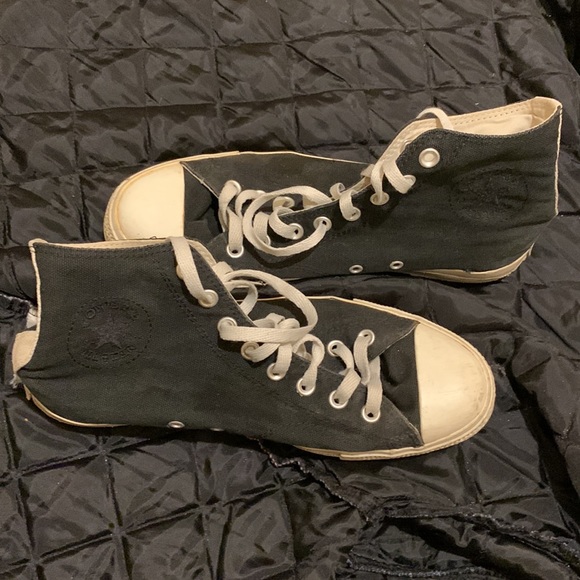 Designer red heart Converse - Picture 2 of 4